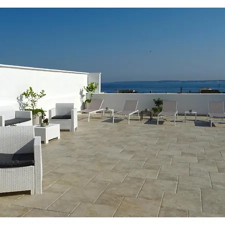 Faro Bianco Dependance Bed & Breakfast
