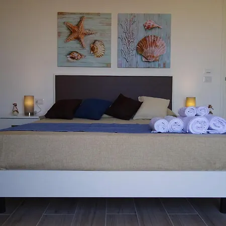 Bed & Breakfast Faro Bianco Dependance 4*