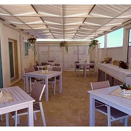 Faro Bianco Dependance Couette-café