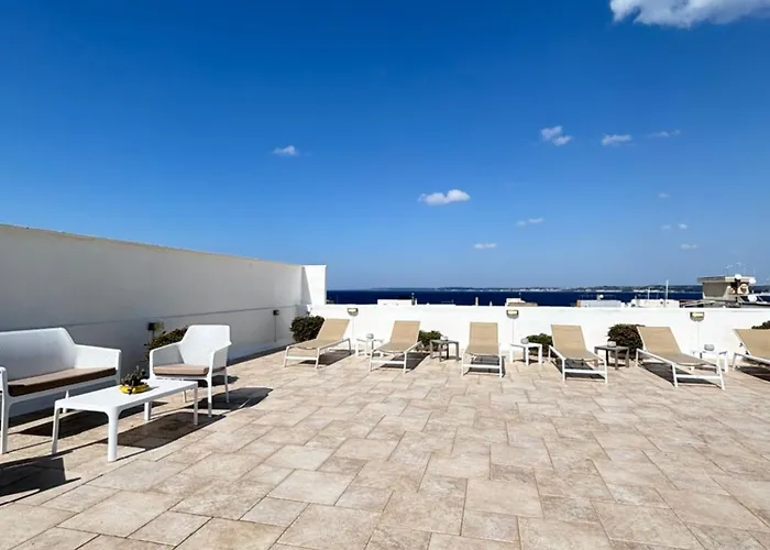 Bed & Breakfast Faro Bianco Dependance 4*