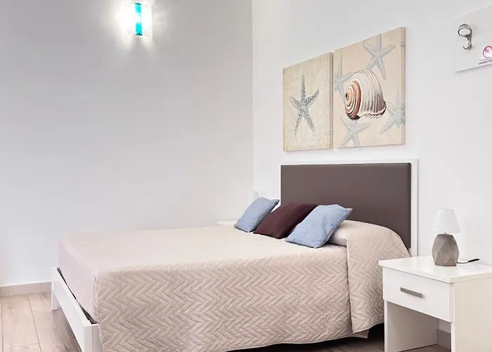 Faro Bianco Dependance Bed & Breakfast 4*